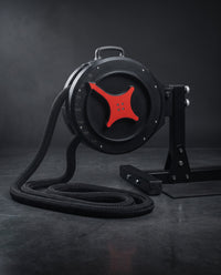 Revo Rope Basic de frente: rueda de resistencia roja y escala de 25 a 175 kg, cuerda única continua